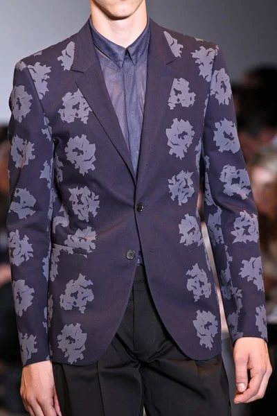 Look 28